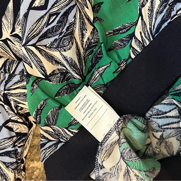 Like new laundry by Shelli Segal light weight tropical leaf print bomber jacket - Picture 7 of 8